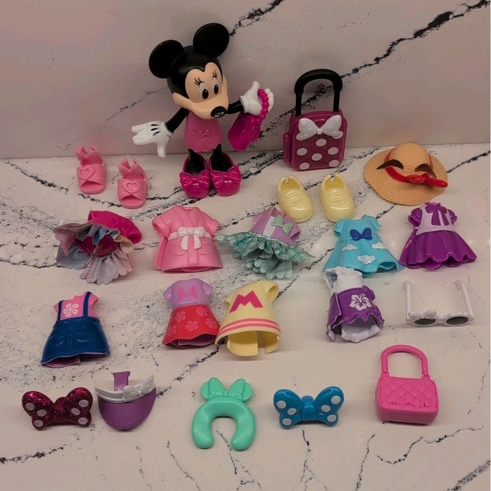 Disney Junior Minnie Mouse Snap N Pose Fashion Doll With Accessories